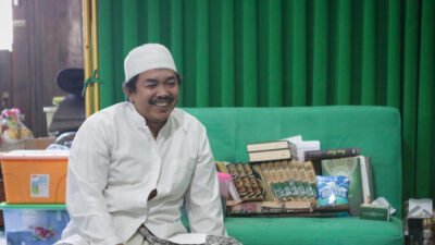 Kiai Cholil Sarankan Gus Imin Diam Terhadap PBNU: “Biarkan Saja, Jangan Terprovokasi”