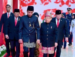 Presiden Jokowi Memimpin Upacara Peringatan HUT Ke-79 RI dengan Mengheningkan Cipta dan Doa Bersama di Taman Kusuma Bangsa