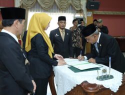 Ani Sofian Lantik Amirullah sebagai Sekda, Bersama Tiga Pejabat Eselon Dua Baru