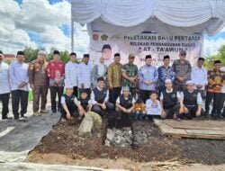 Peletakan Batu Pertama Pembangunan Masjid ‘At-Ta’awun’ oleh Pj. Bupati Katingan Saiful, S.Pd., M.Si