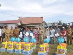 Pemkab Tala Serahkan Bantuan Kepada Korban Kebakaran di Desa Benua Raya