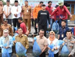 Pemkab Barito Utara Tebar 74 Ribu Benih Ikan di DAM Trinsing